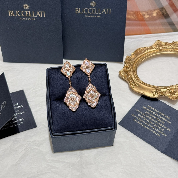 BUCCELLATI EARRING