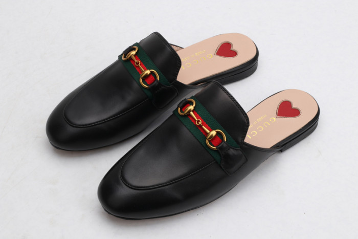 guc loafer