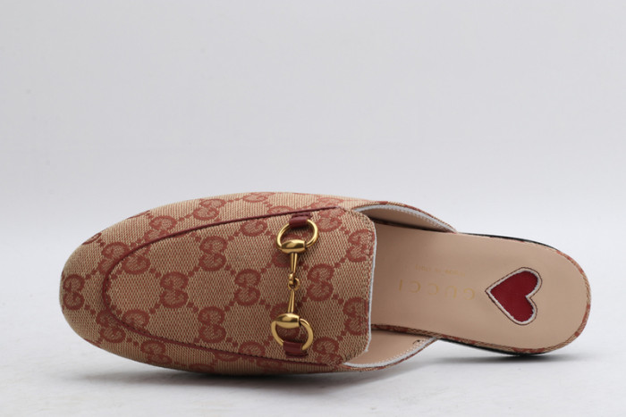 guc loafer