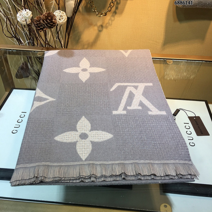 lu vi scarf