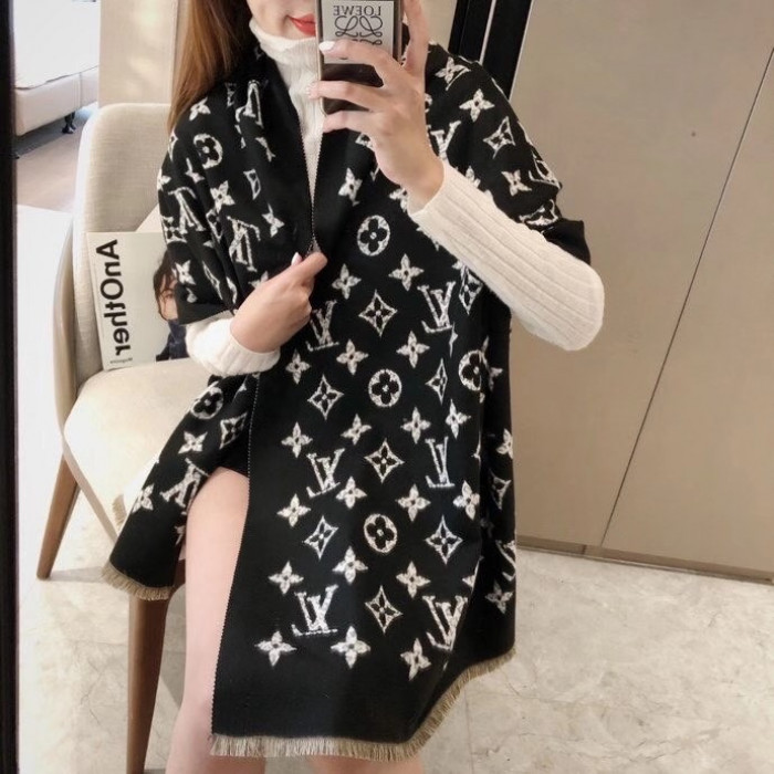 lu vi scarf