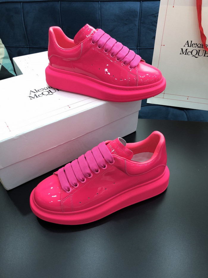 alex mcqu sneakers