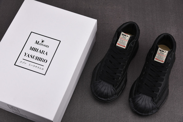 Ma*s*n mihara yasuhiro sneaker