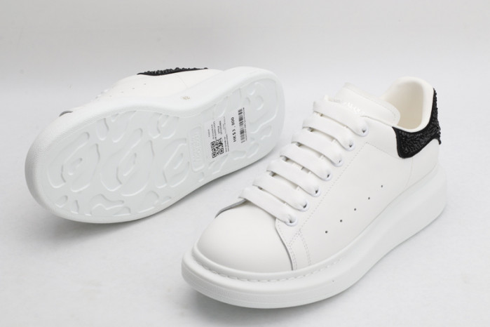 alex mcqu sneakers
