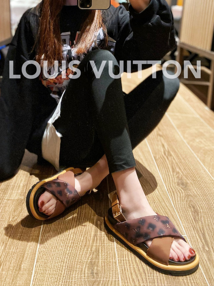 lovt sandal