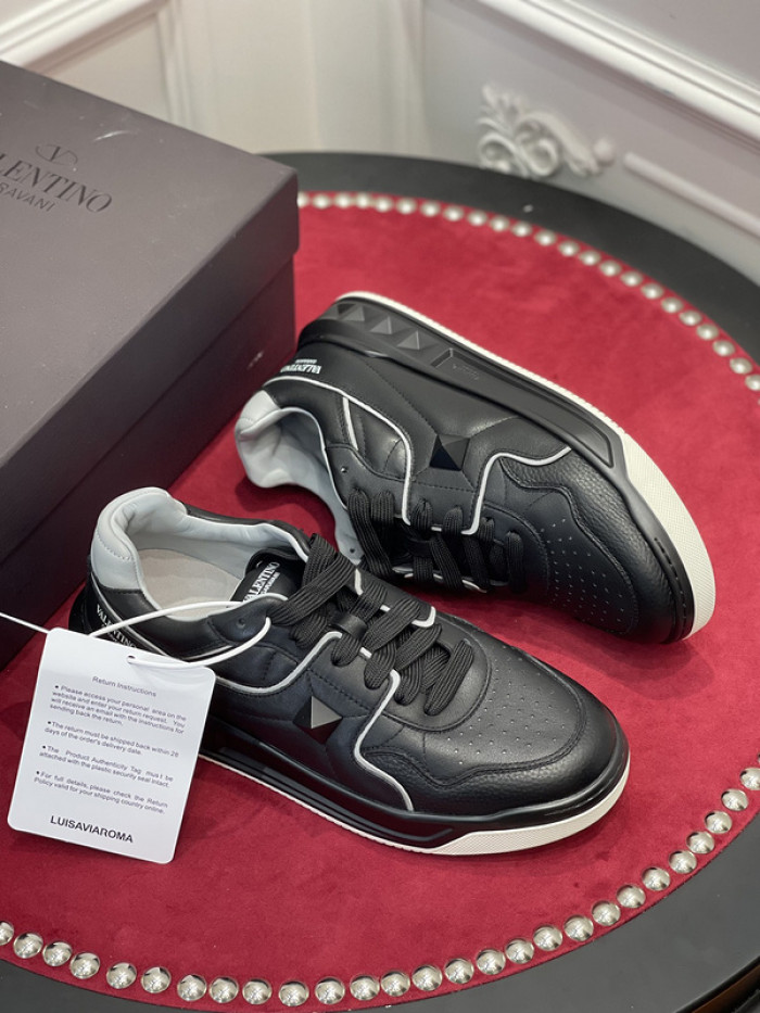 v*lentino sneaker