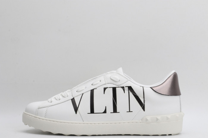 v*lentino sneaker