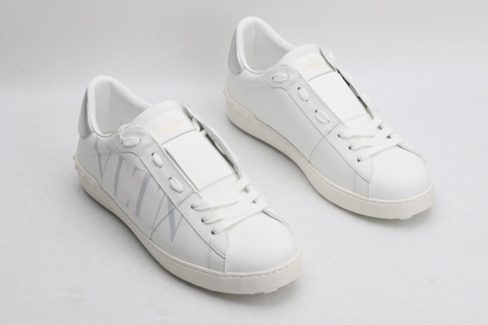 v*lentino sneaker