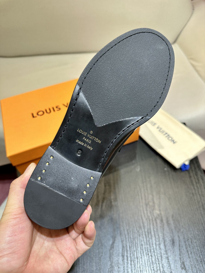 lovt loafer