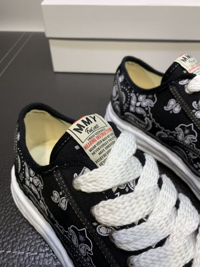 Ma*s*n mihara yasuhiro sneaker