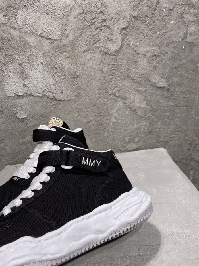 Ma*s*n mihara yasuhiro sneaker