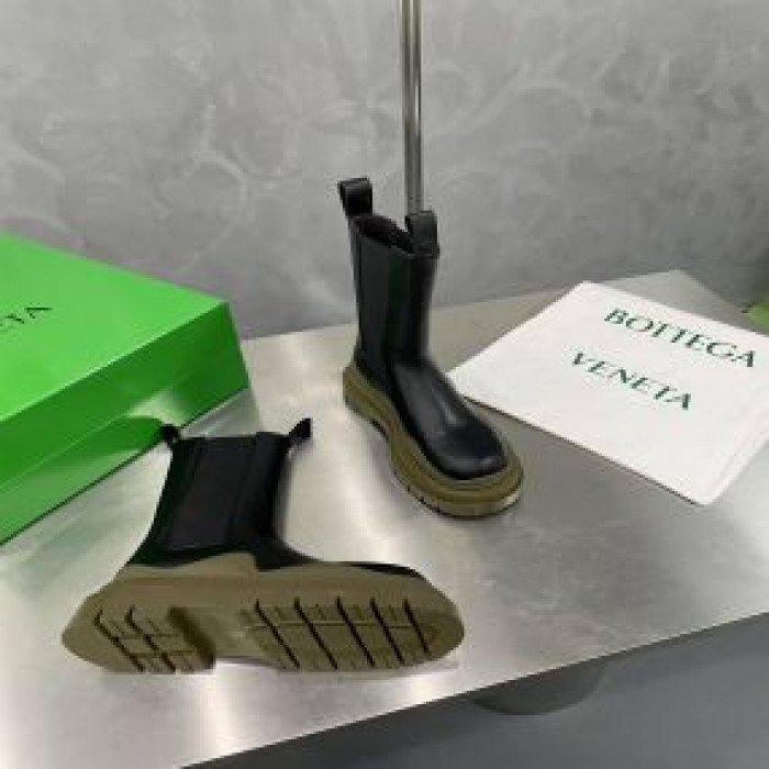 bo*te*ga Ve*ne*ta boots