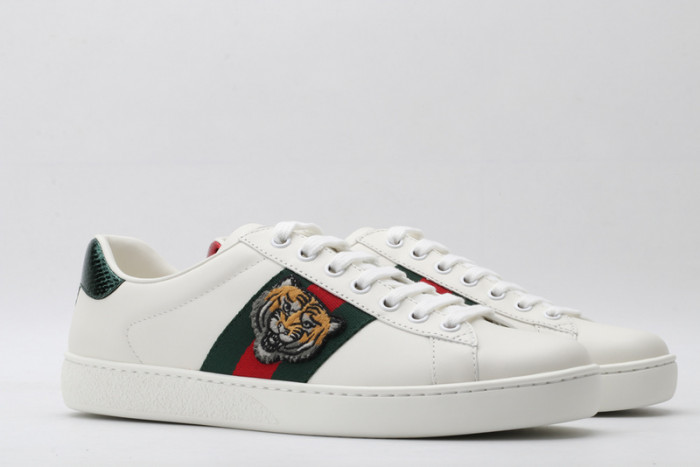 gi ace embroidered low-top sneaker