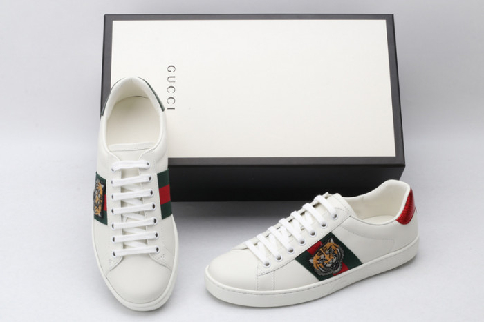 gi ace embroidered low-top sneaker