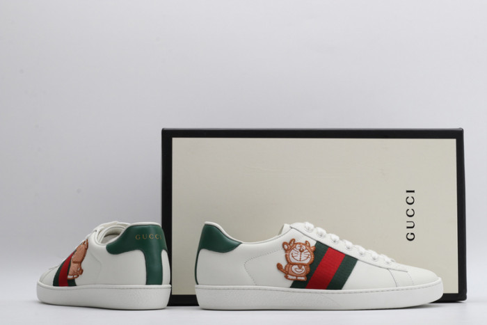 gi ace embroidered low-top sneaker