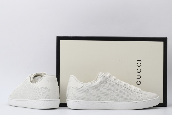 gi ace embroidered low-top sneaker