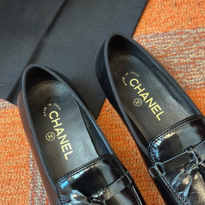 CHNEL LOAFER