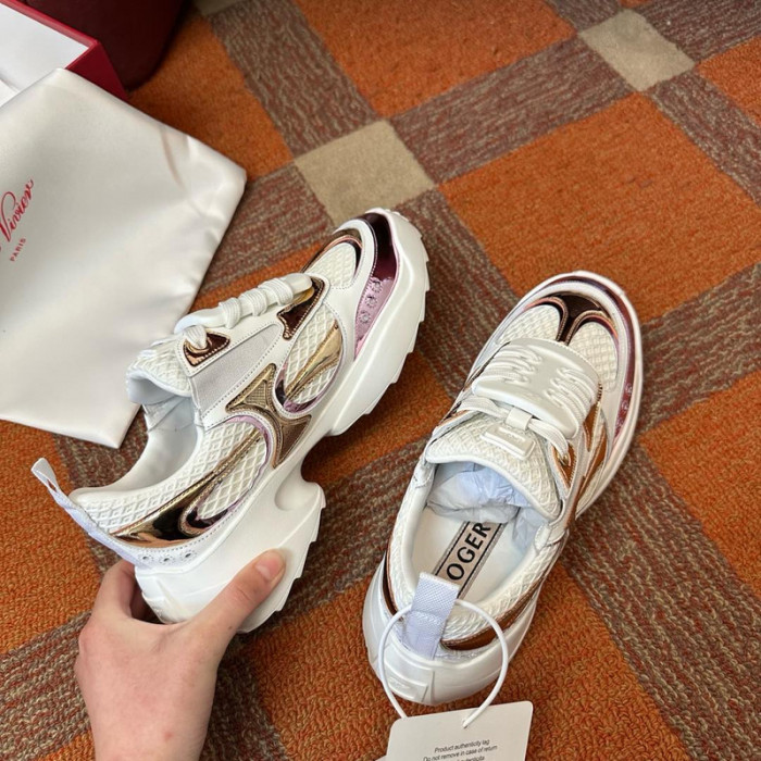 RV SNEAKER