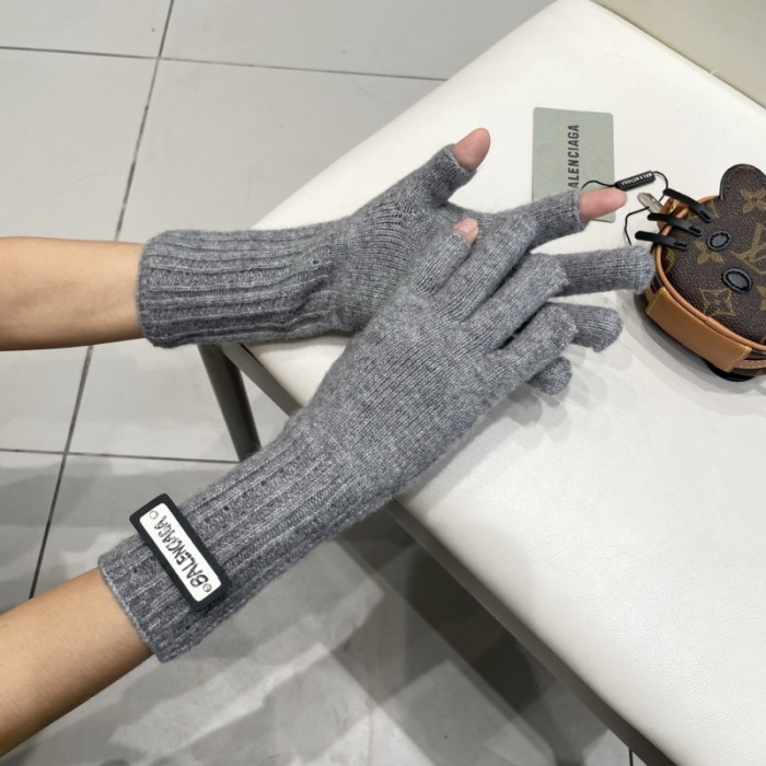 BALENCI GLOVES