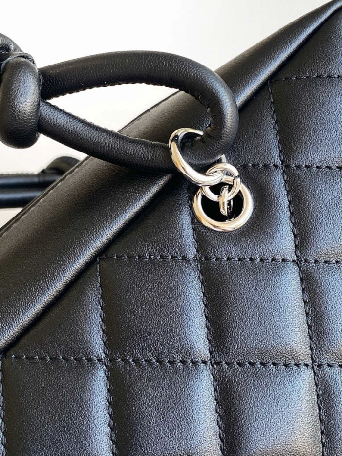 CHNEL BAG 27x15x10cm