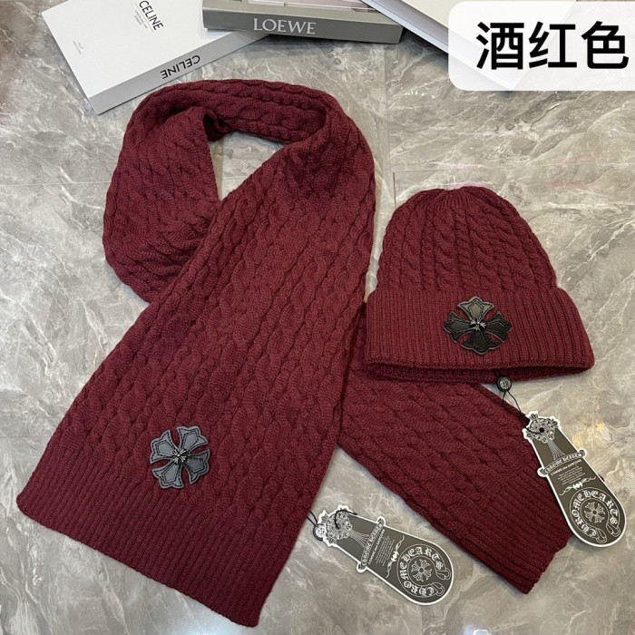 CHR0 HEART HAT AND SCARF