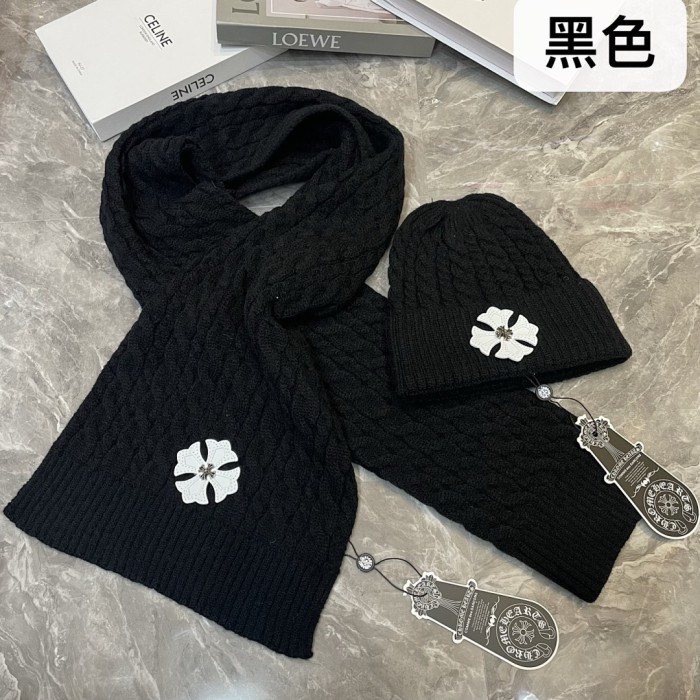 CHR0 HEART HAT AND SCARF