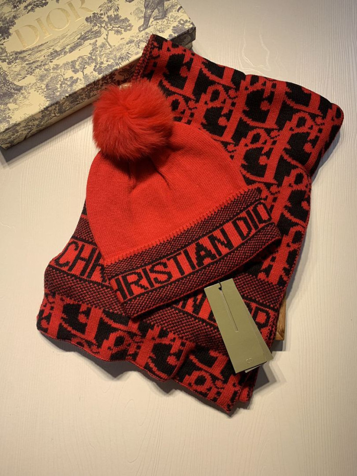 D1OR HAT AND SCARF