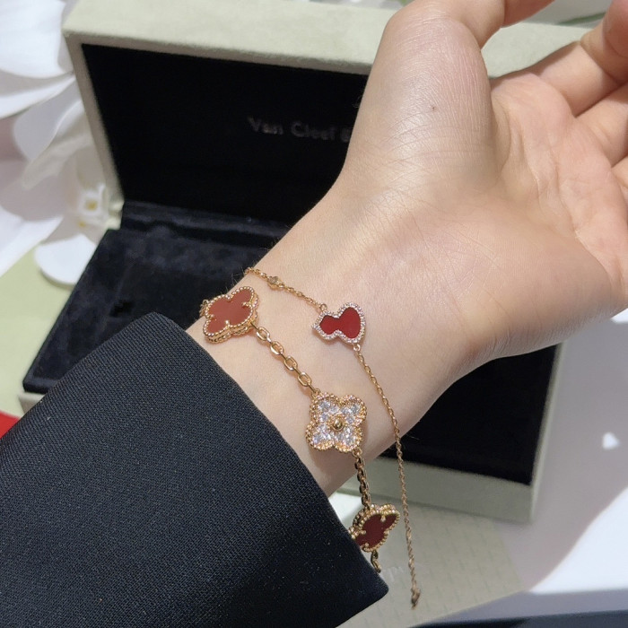 V*n Cl**f &arpels bracelets