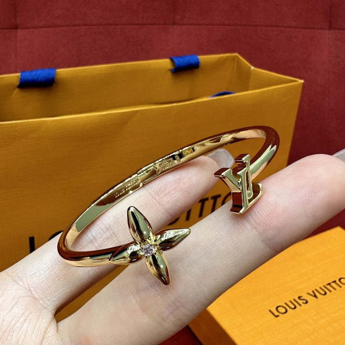 l0vis Vvtt0n bracelet