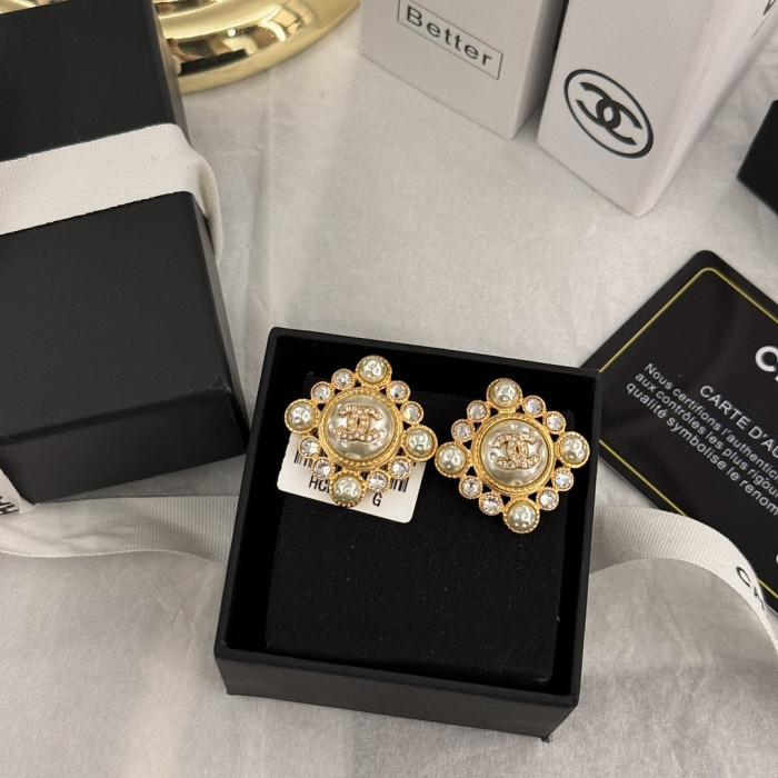 CHNEL earring