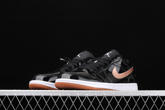 jordan 1 low black gold patent 554723 032