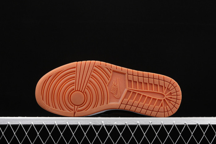 jordan 1 low black gold patent 554723 032