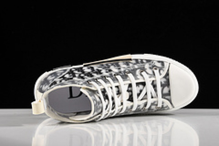 dr b23 homme kaws h903p161