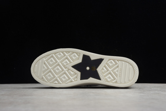 dr b23 homme kaws h903p168