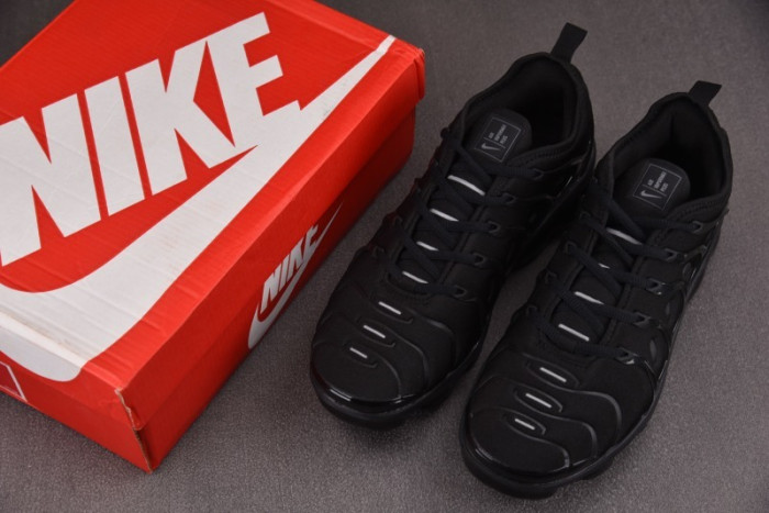 NIKE AIR VAPORMAX Plus 924453-004