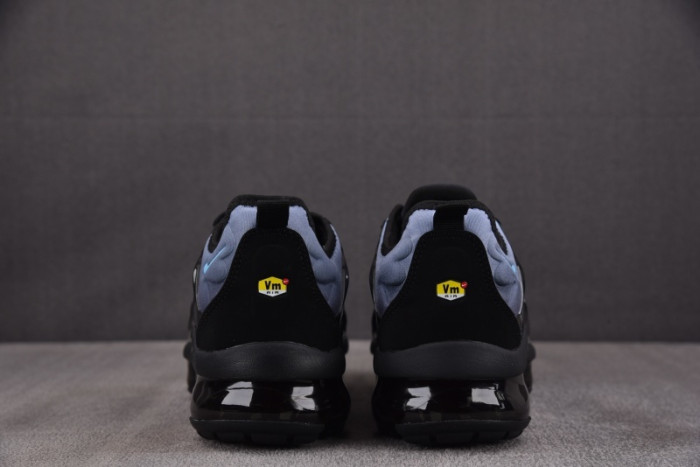 NIKE AIR VAPORMAX Plus 924453-018