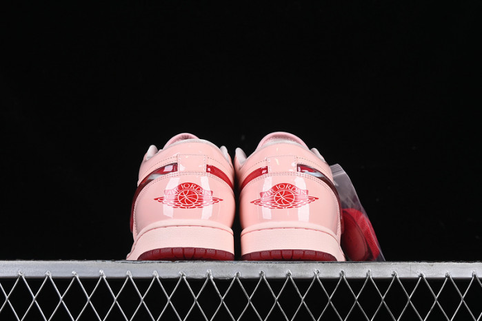 AIR JORDAN 1 LOW VALENTINE