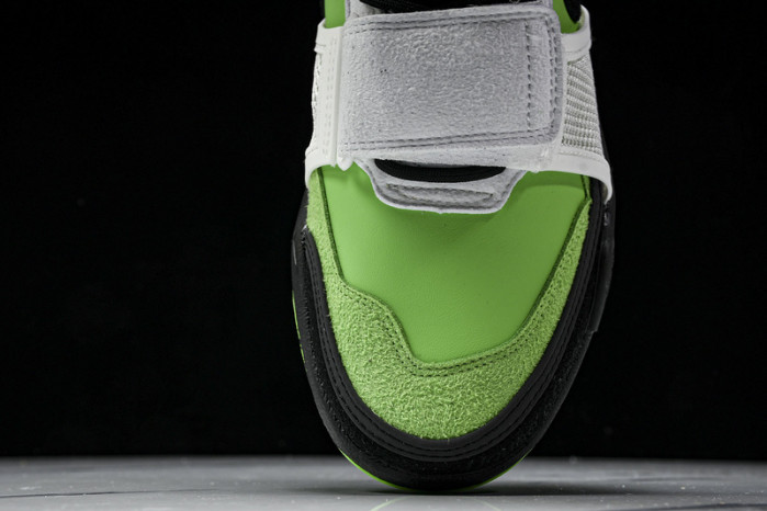 Travis Scott x Nike Zoom Field Jaxx HQ3061-104