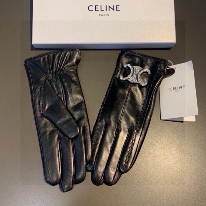 Ce1i*e gloves