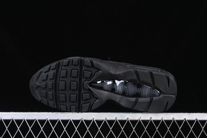NIKE AIR MAX 95 ESSENTIAL TRIPLE BLACK CL3705-001