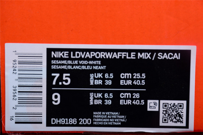 nike vaporwaffle sacai jean paul gaultier sesame blue dh9186-200