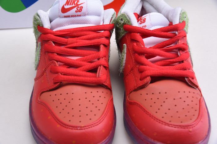 nike dunk low sb "strawberry cough" cw7093-601