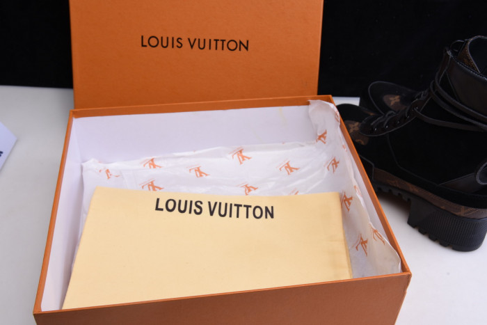 lu vi laurente platform desert boot