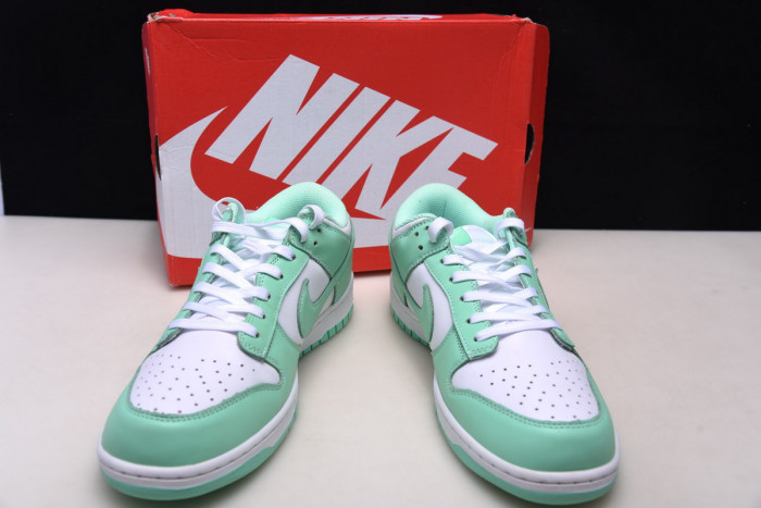 nike dunk low "green glow"dd1503-105