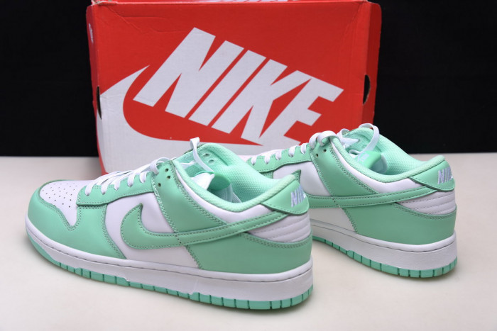 nike dunk low "green glow"dd1503-105