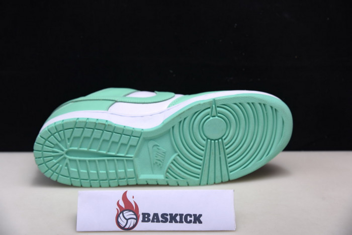 nike dunk low "green glow"dd1503-105
