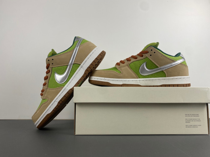 Nike SB Dunk Low "Escargot" FQ7585-200 Nike SB Dunk Low "Escargot" FQ7585-200