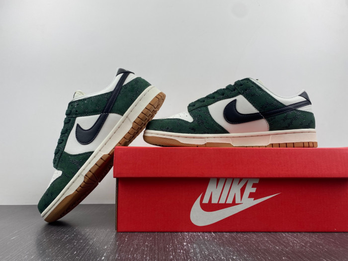 nike dunk low green snake fq8893-397