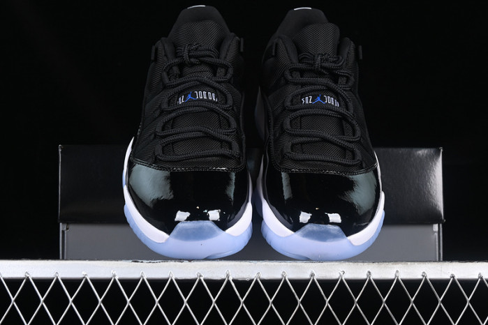 air jordan 11 “space jam" fv5104-004