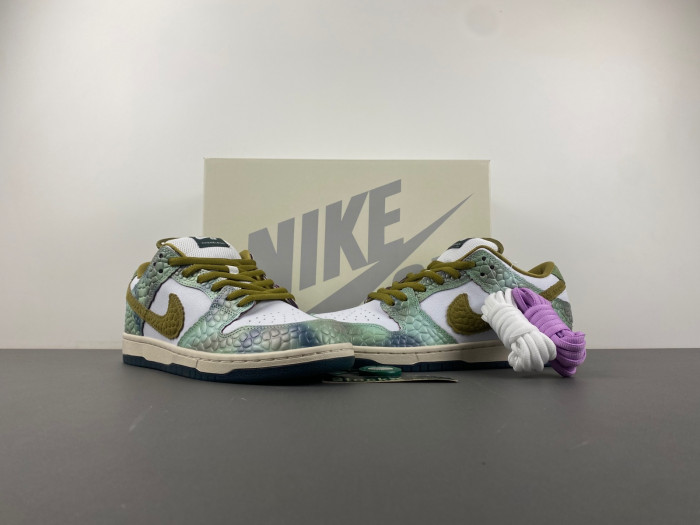 NIKE SB DUNK LOW ALEXIS SABLONE CHAMELEON HJ3386-300